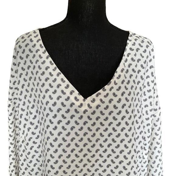 Lane Bryant White Black Paisley Print Blouse Size 18 NWT - Picture 2 of 7